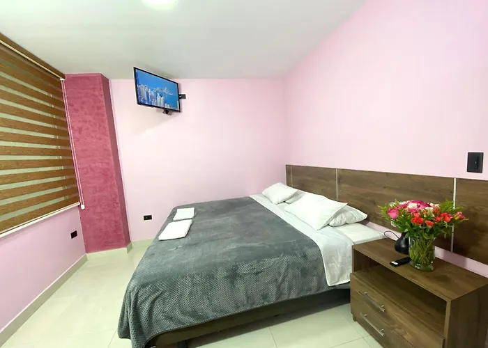 Apartment 3 In The Center - 2 Bedroom 1 Bath Baños
