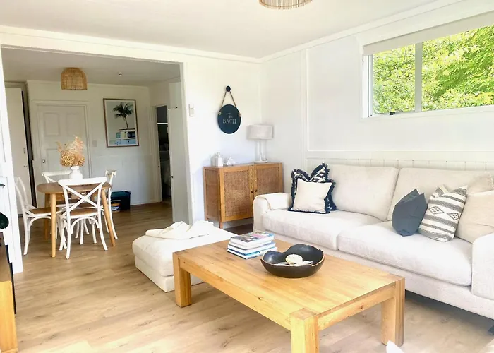 Bach 14 - Stay Waiheke Blackpool