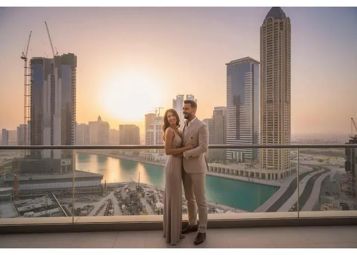 Keyrock Living - 1Br Retreat With Lake View & Pool Dubai