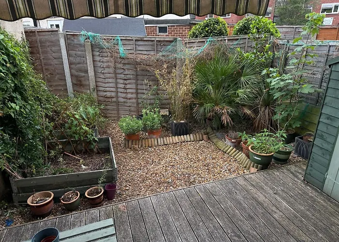Charming 1-Bedroom Flat With Garden Near Stratford & Olympic Park London
