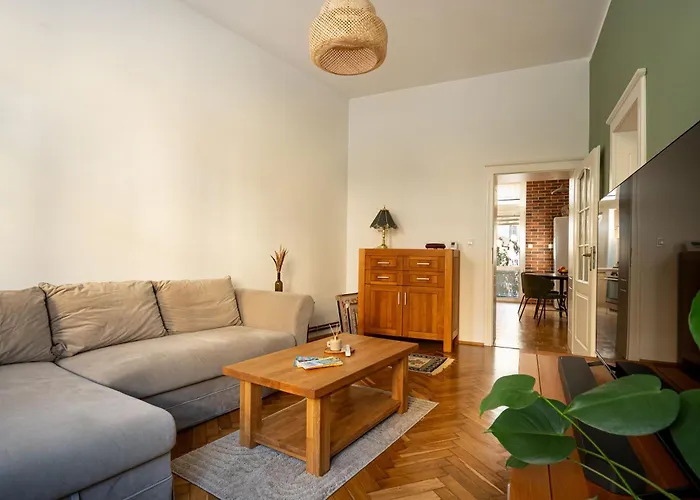 Spacious City Flat With Courtyard Košice