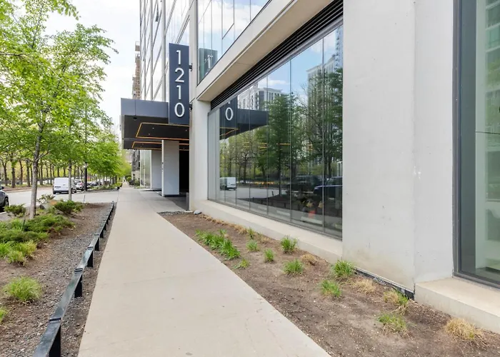 S Loop Studio W Pool Gym Spa Nr Grant Park Chi-739 Chicago