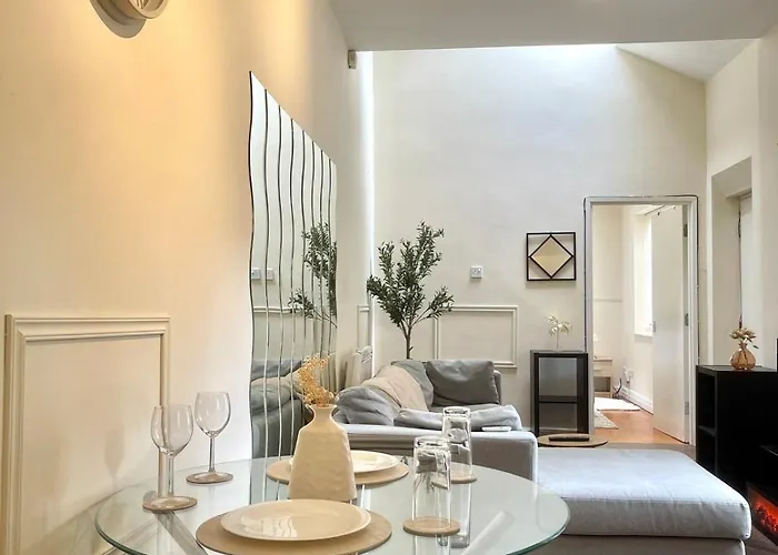 Valentinez Properties - Apart Hotel With A Garden In Liverpool