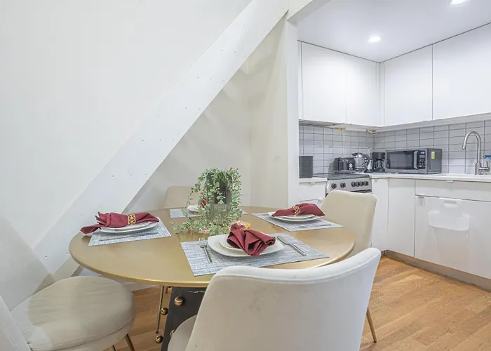 Charming Stay Near Williamsburg In Brooklyn New York
