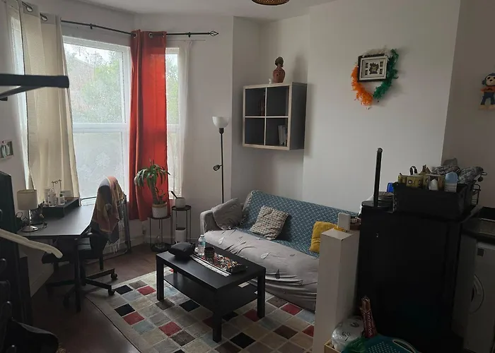 Charming 1-Bedroom Flat With Garden Near Stratford & Olympic Park London