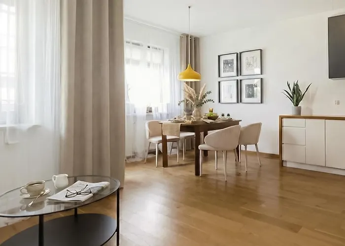 Lanciego - Przytulny Apartament Z Osobna Sypialna, Balkon, Wi-Fi, Natolin, Ursynow Warschau
