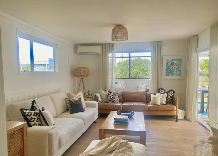 Bach 14 - Stay Waiheke Blackpool