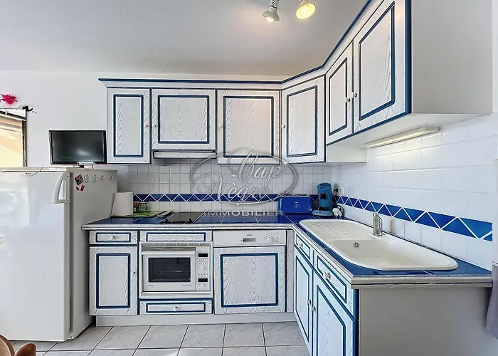 Appartement T2 Cabine Duplex 2 Etoiles 4 Personnes A 50 M Plage De Pramousquier Le Lavandou