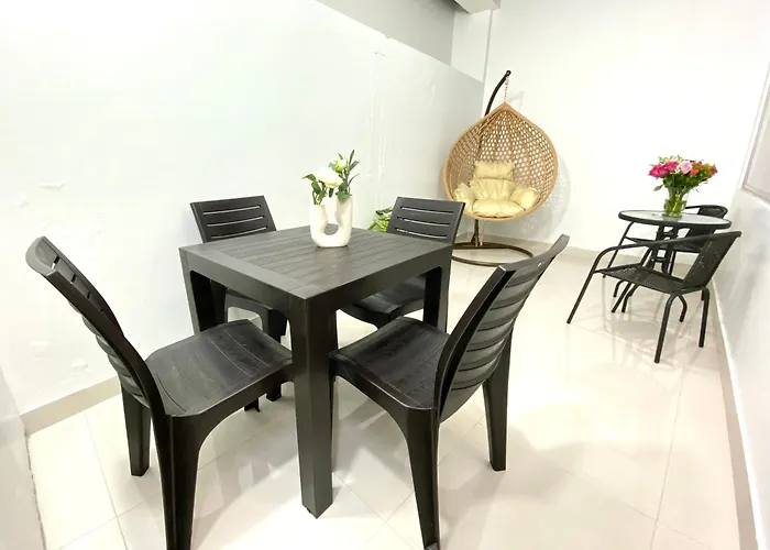 Apartment 3 In The Center - 2 Bedroom 1 Bath Baños