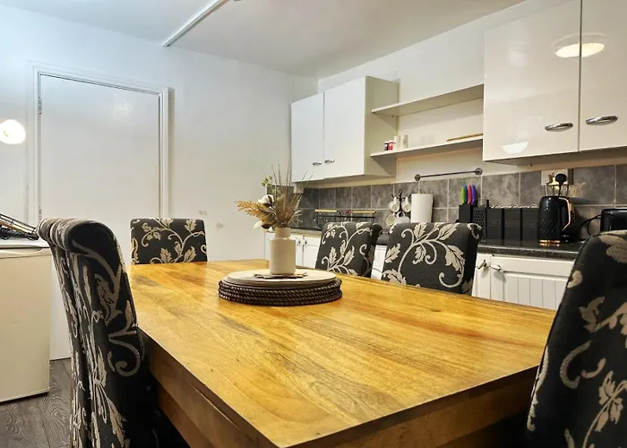 Specious Liverpool Central Apartment