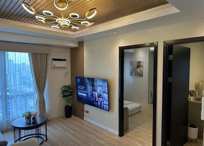 Amazing Sunrise View 2 Bed Room, QLED 65-Inch Samsung TV, Disney&Max, Max 5 Adult&2 kids Manila