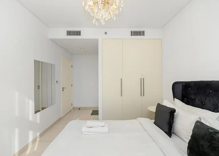 Ferienwohnung Burj Crown Luxury 2Br W Balcony & Pool View 8Th Floor Dubai