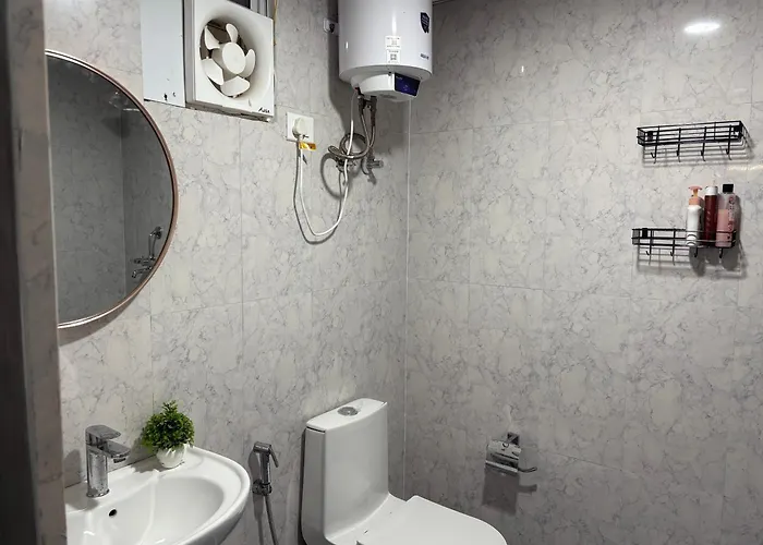 Spectrum Metro Mall 10 1Bhk Apartment Sector 75 Noida With Balcony Neu-Delhi