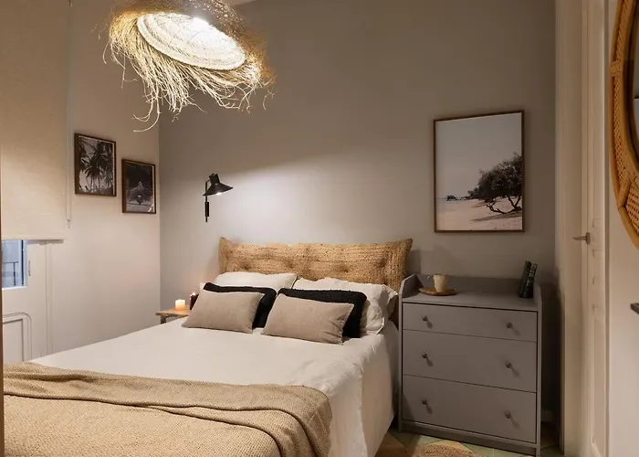 Muari - 2 Bedrooms In Eixample Esquerra Barcelona