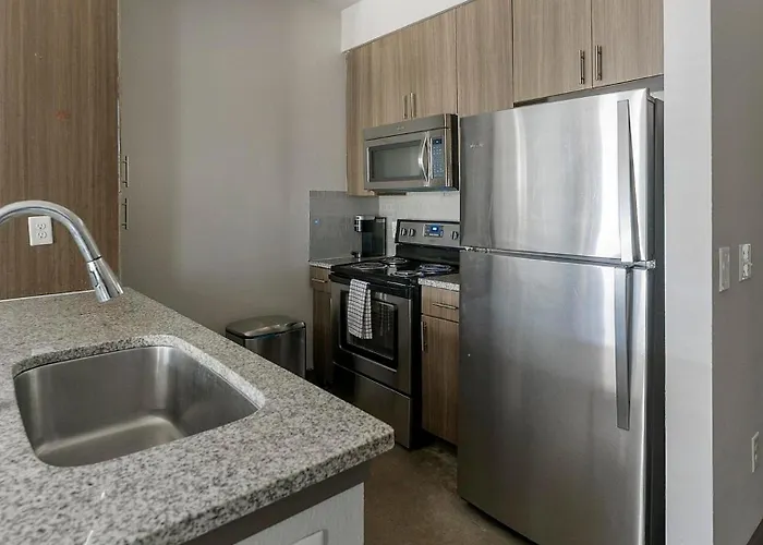 Landing Beautiful 1Bd Gym Houston
