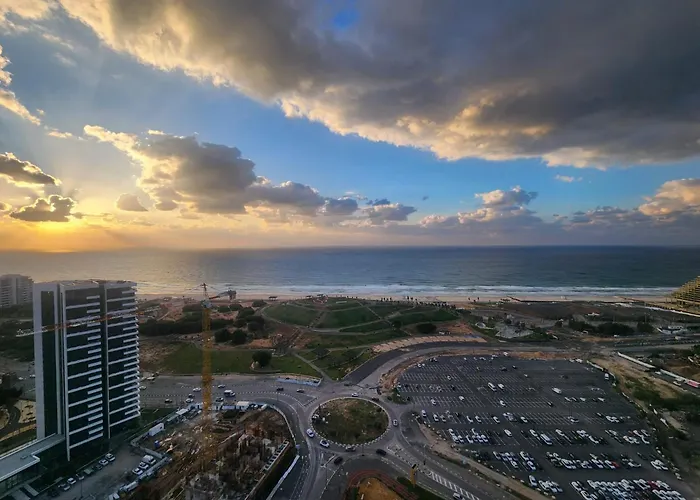 Sunny Sea View 4B Apt 29 Floor Bat Yam