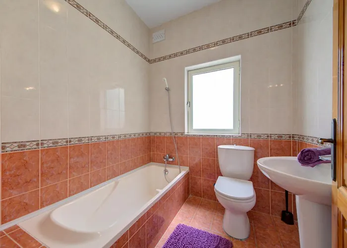 St Julian'S Unique 3-Bedroom Apartments And Penthouse With Jacuzzi San Ġiljan