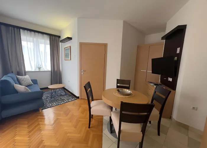 Apartment Aci Marina Cres