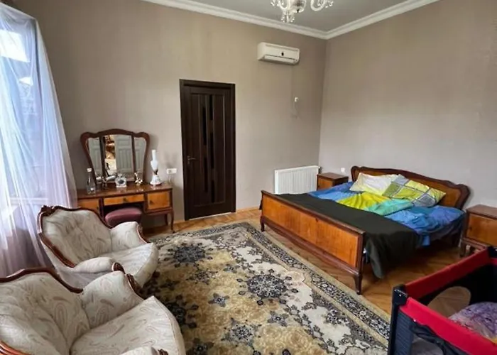 Уютный Грузинский Дом Fer House Kutaissi