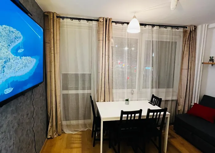 Kompaktowe 2 Pokoje Tramwaj Do Centrum 15 Min Warschau