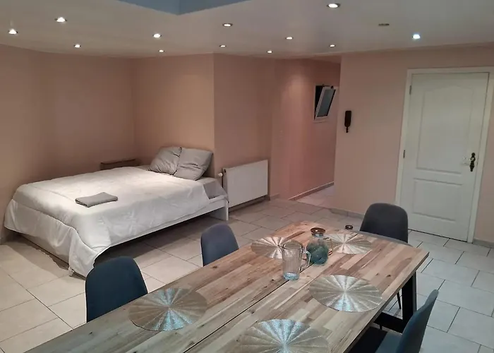 House Near Forest 125 M² For 6 Guests Brüssel