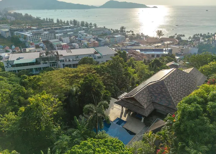 芭东日月双海景别墅 Patong