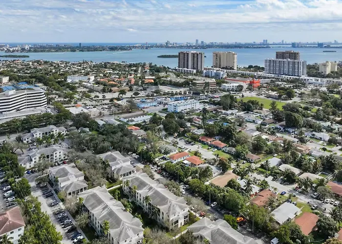 Charming North Miami Home With Private Yard — Pet-Friendly & Near Beach