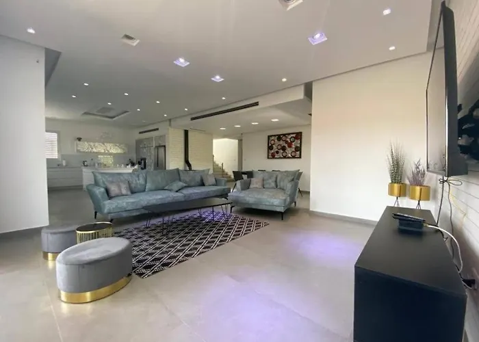 Ferienwohnung וילת אירוח שכונת הגמל האירוס 8 Mitzpe Ramon