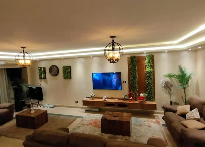 Ferienwohnung شقه بالمعادي مطله علي النيل موقع وفيو متميز Kairo