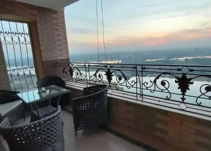 Ferienwohnung شقه بالمعادي مطله علي النيل موقع وفيو متميز Kairo