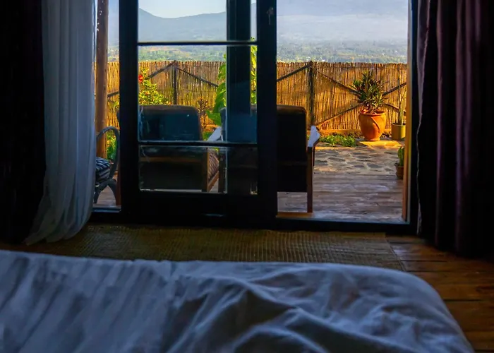 Khaya Nzuri Romantic Hilltop Cabin With Virunga Views Ruhengeri