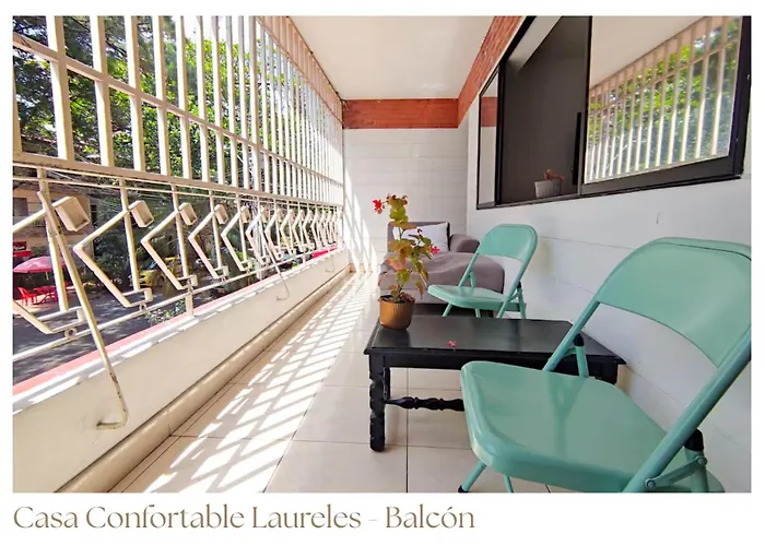 Casas Confortable Laureles Medellín