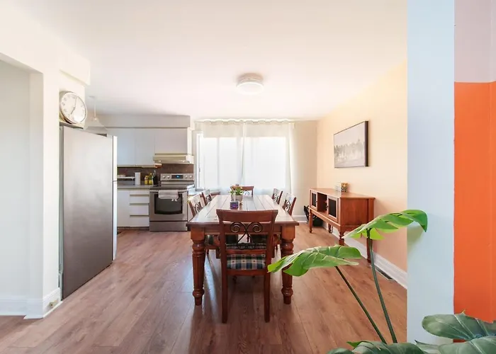 3 Bedrooms In Brossard,Mins To Rem Station,Hwy