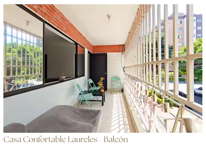 Casas Confortable Laureles Medellín