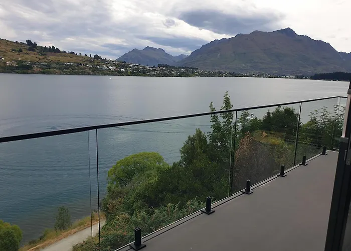 Lake Oasis Queenstown