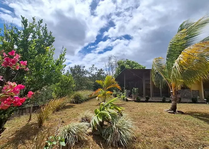 Secluded Riverfront Home - Boquete Area With Pool Bajo Boquete