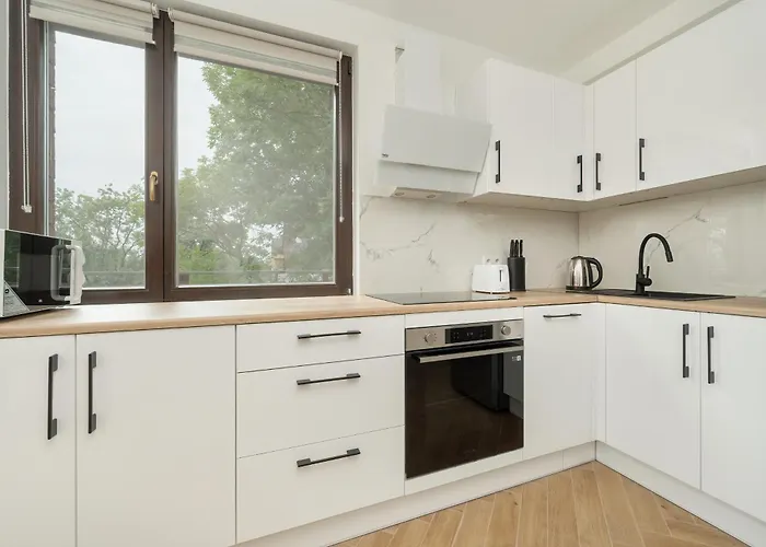 Spacious Apartment For 11 With 5 Bedrooms In Wroclaw By Noclegi Renters