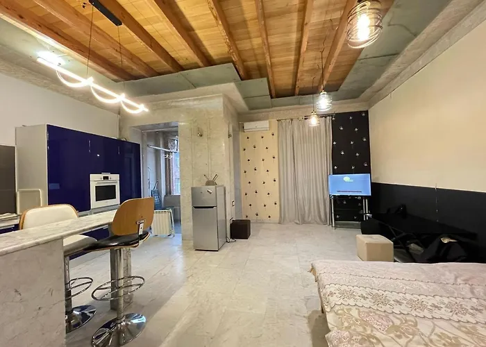 Balcony Modern Apartment Near Opera And Cascade, Middle Of City Center Erivan