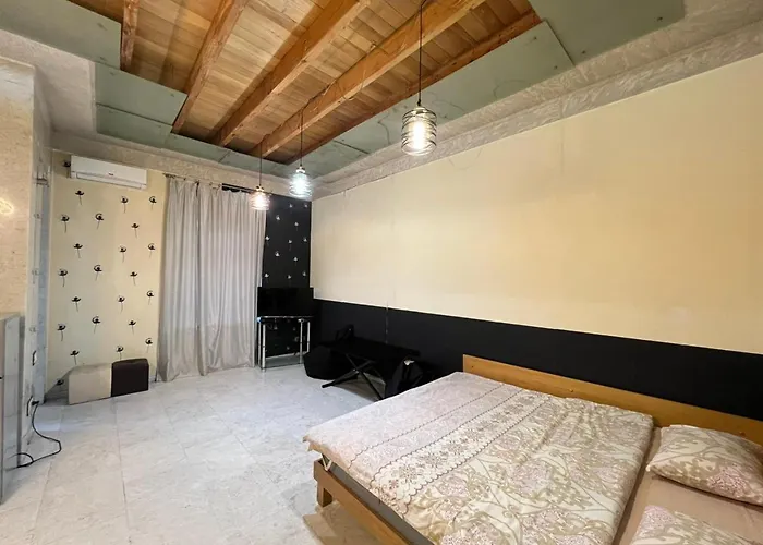 Balcony Modern Apartment Near Opera And Cascade, Middle Of City Center Erivan