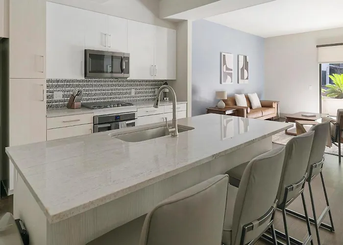 Landing Modern 2Bd Gym Pool Houston
