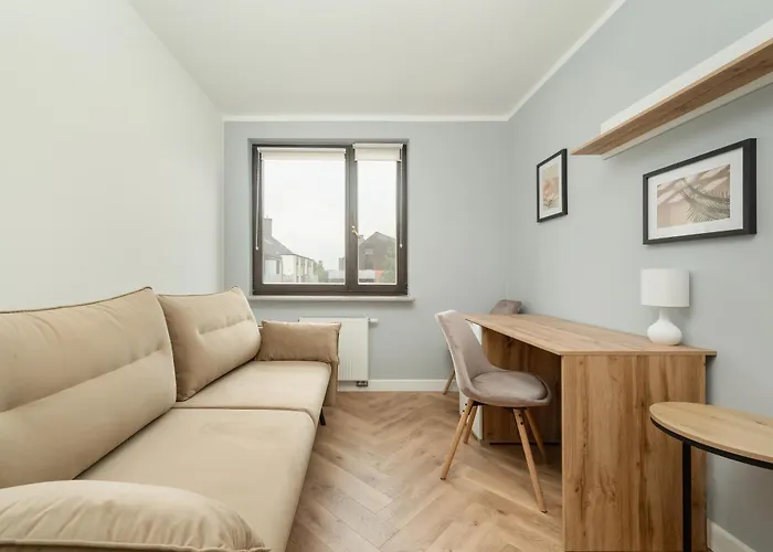 Spacious Apartment For 11 With 5 Bedrooms In Wroclaw By Noclegi Renters