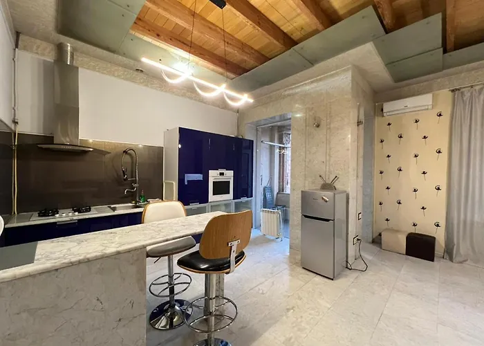 Balcony Modern Apartment Near Opera And Cascade, Middle Of City Center Erivan
