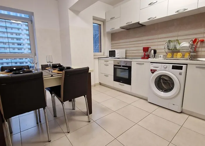 Aristocrat Sunset Panorama - Skyview Central Apartment Iasi