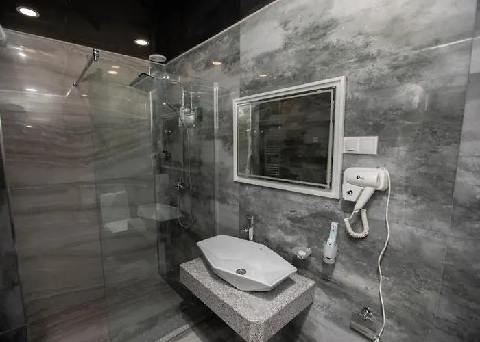 Hotel V By Viaggio Erivan