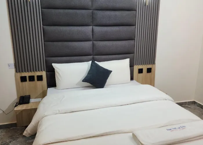 Hotel The Adeza Ife