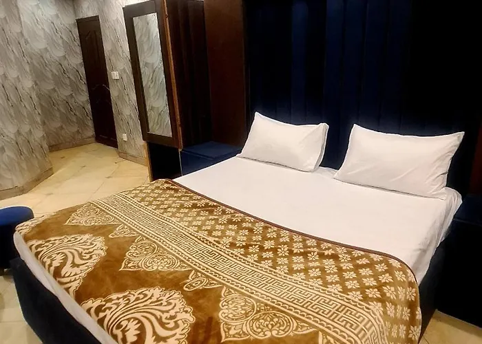 Hotel Five Rivers - 2 Min Drive From Lahore Airport - Airport Road
