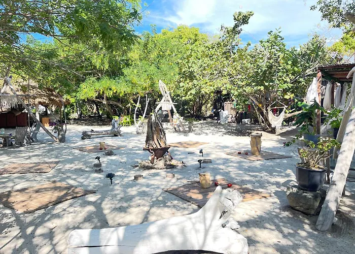 Puerto Idilio Beach Resort Isla Grande 