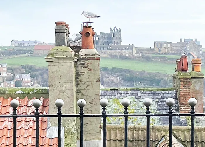 Villa Seascape Heights Whitby