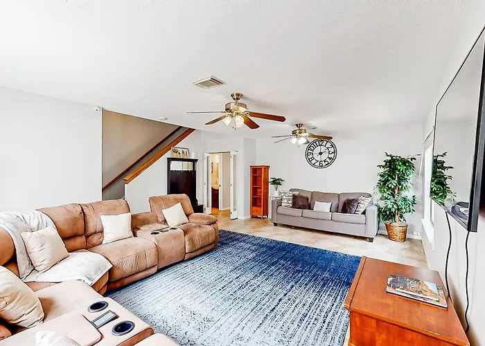 Dog-Friendly Home With Huge Yard, Covered Patio, & Fireplace San Antonio