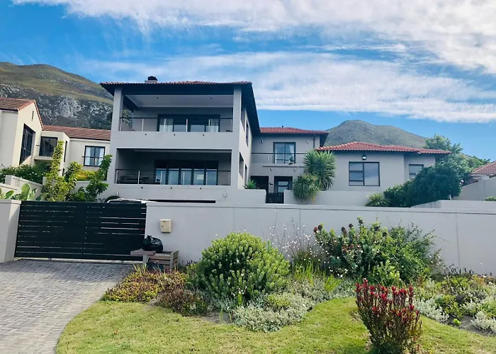 Villa Chasing Jacuzzi Sunsets Sea And Mountain Views Hermanus